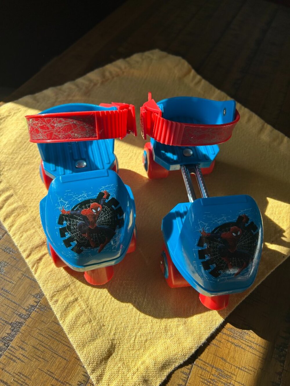 Mondo Spiderman Beginner  Roller Skates , with red wheels and straps  length 6 1